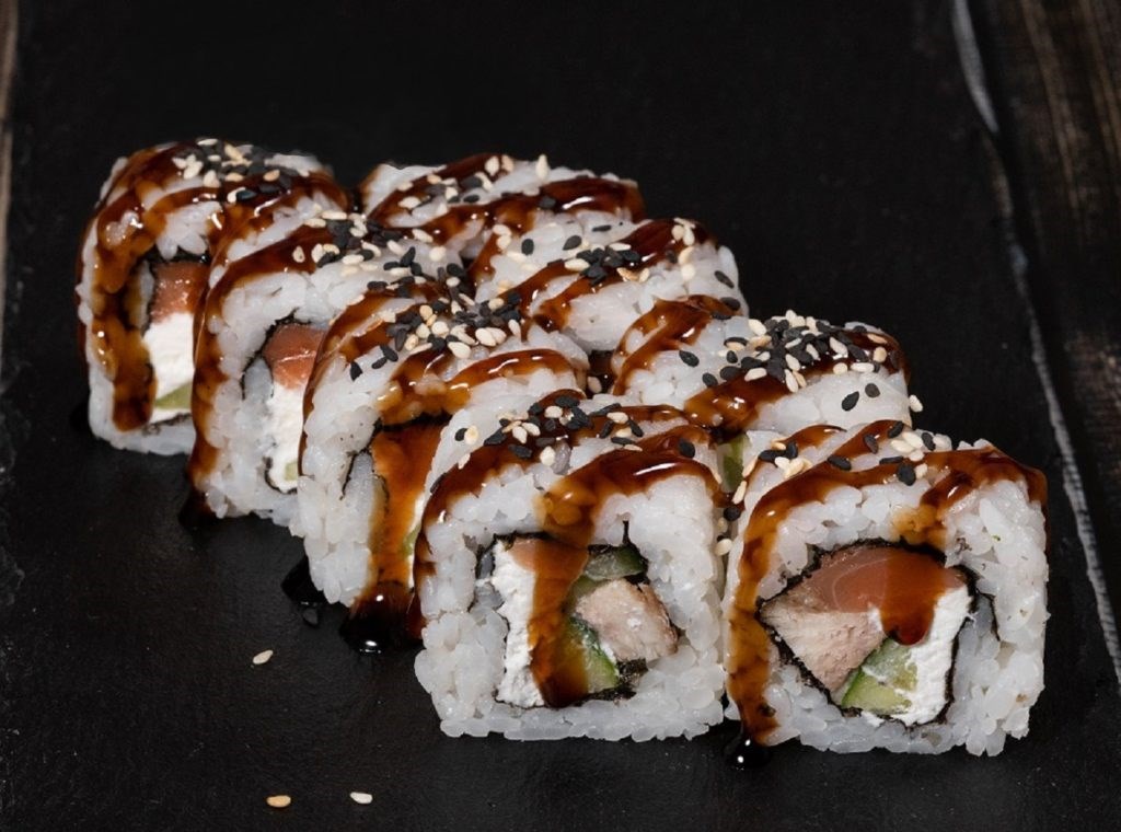 Сколько нужно суши на 2 человека?