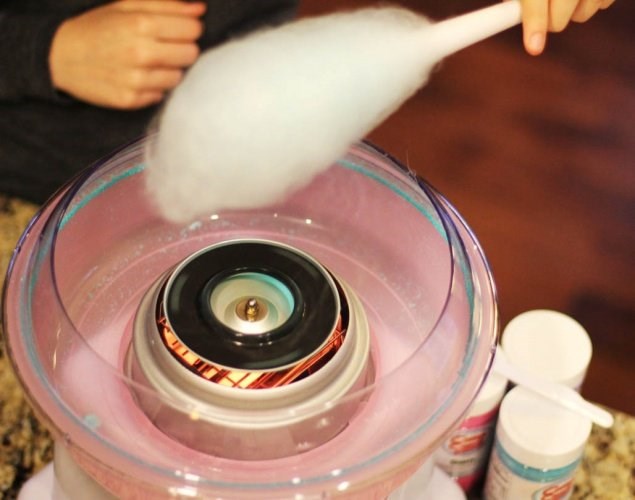 Можно ли положить обычный сахар в машину для производства сахарной ваты?